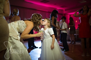 How adorable is this flower girl?!